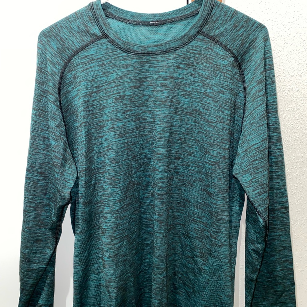 Men’s Lululemon Metal Vent Long Sleeve - barely worn